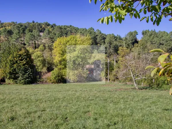 Terrain à vendre – Domaine fermé