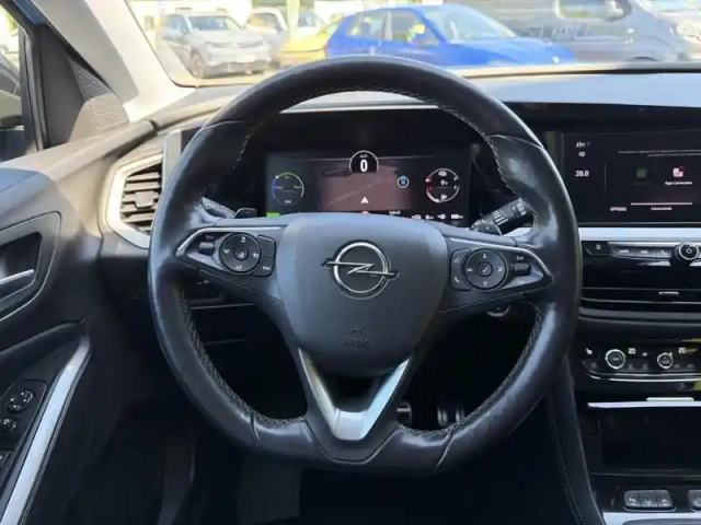 Opel Grandland 1.6 turbo 225ch hybride ultimate — photo 13