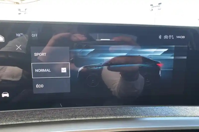 Peugeot 3008 hybrid 145 e-dcs6 — photo 102