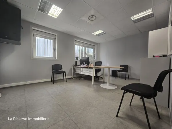 Bureau 8 pièces 283 m²