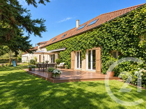 Maison 7 pièces 290 m²