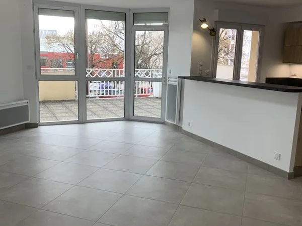 Grand Appartement Type T3 84 M2 Terrasse Privative 60 M2 R.D.C AUXERRE