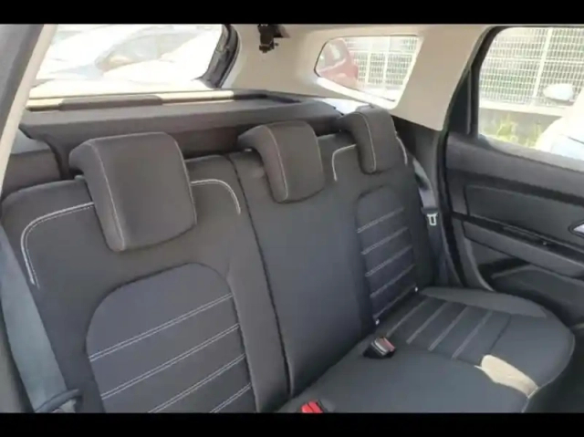 Dacia Duster 1.0 eco-g 100ch  journey + 4x2 — photo 11