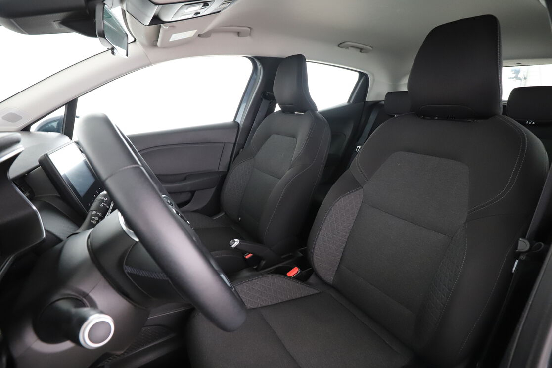 Renault Clio 1.6 E-Tech Zen — photo 9