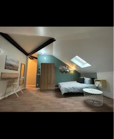 Studio meublé refait à neuf