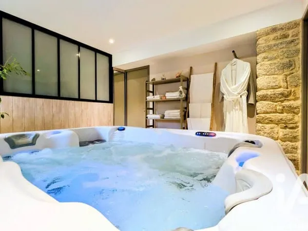 Maison 8 pièces 210 m²