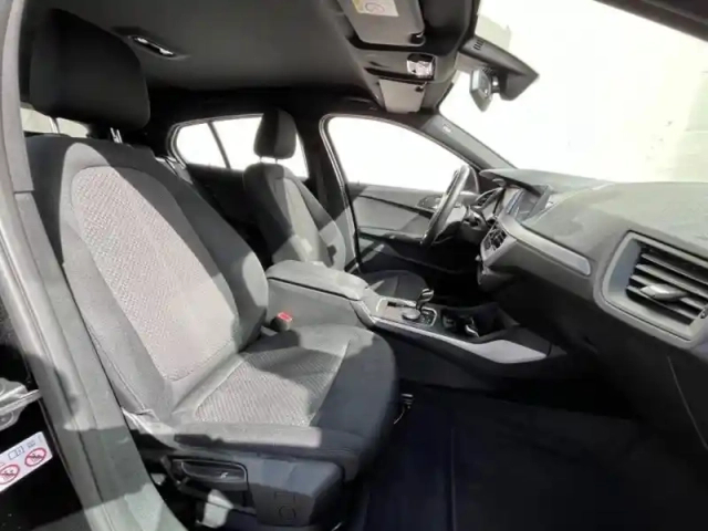Bmw Serie 1 série 1 118ia 136ch business design dkg7 — photo 5