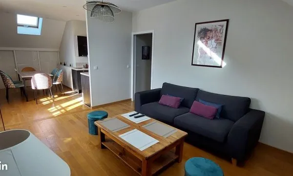 505 euros tout compris, belle chambre de 14m² dans un grand appartement duplex rénové