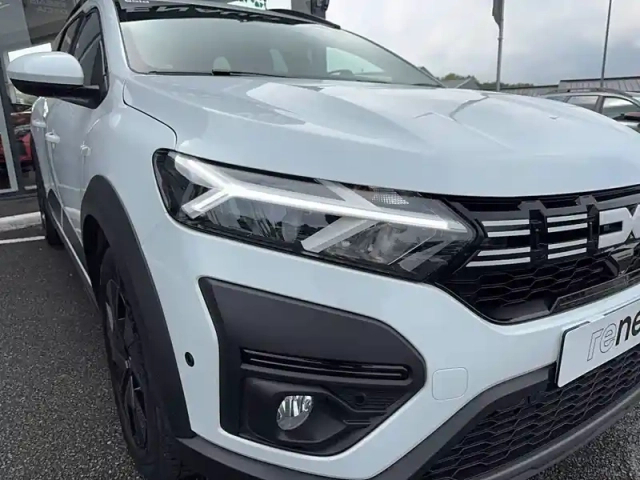 Dacia Jogger tce 110 7 places gsr2 — photo 22