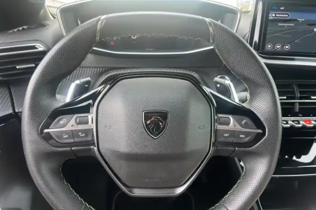 Peugeot 208 hybrid 100 e-dcs6 — photo 17