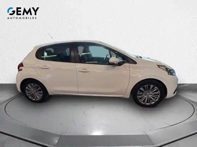 Peugeot 208 1.2 puretech 82ch bvm5 — photo 4