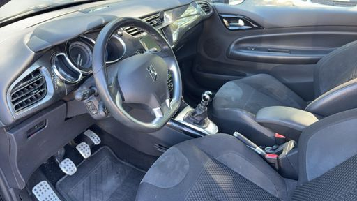 DS DS3 1.6 THP 155 - Chic – 2014 – 148667 km – Essence – Boîte Manuelle — photo 35
