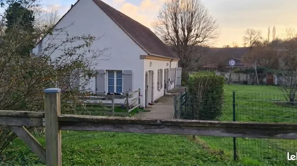 F2 avec jardin refait à neuf de 39m2