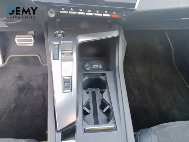 Peugeot 308 phev 180 e-eat8 — photo 14
