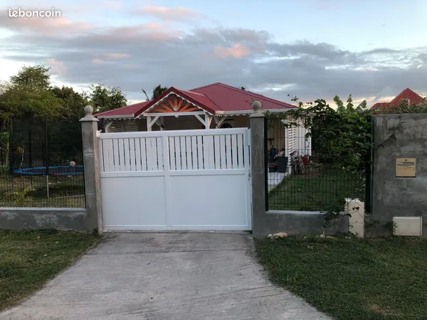 Location villa type f3 non-meublé a l'année charges non comprises