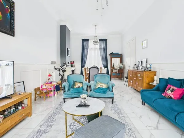 Maison 9 pièces 218 m²