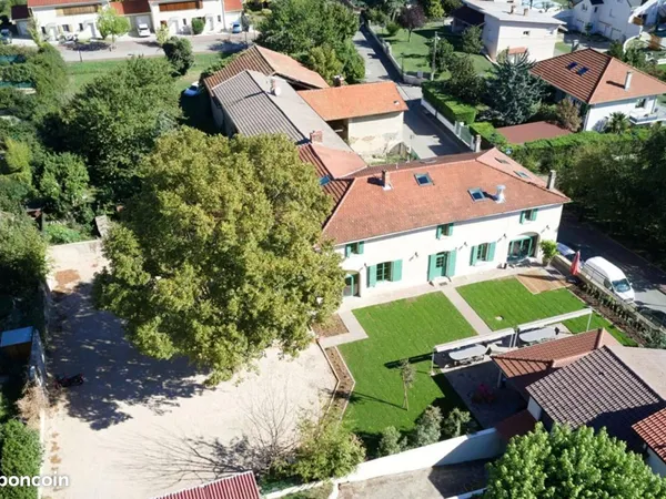 Bureau 345 m²