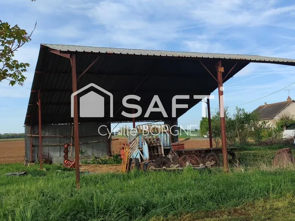 Hangar avec potentiel de construction sur 1 350 m² !