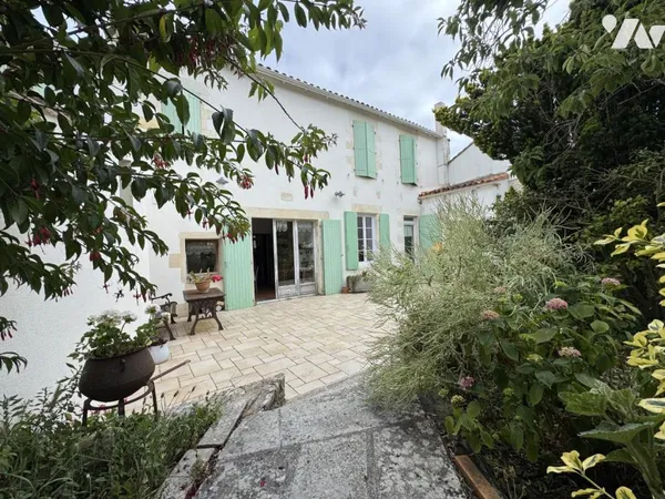 Maison 8 pièces 235 m²