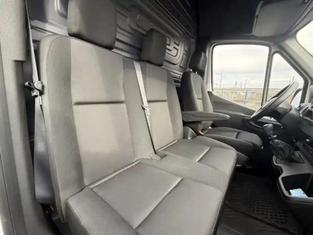 Mercedes Sprinter 311 cdi fourgon toit sureleve standard — photo 10