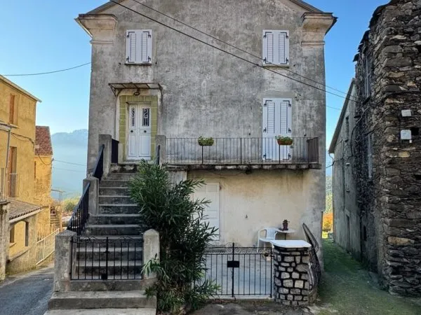 Erbajolo, maison à vendre au coeur du village