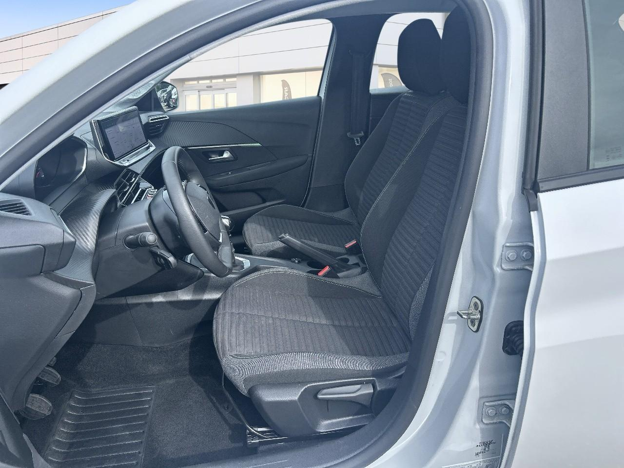 Peugeot 208 1.2 puretech 100ch s&s active — photo 9