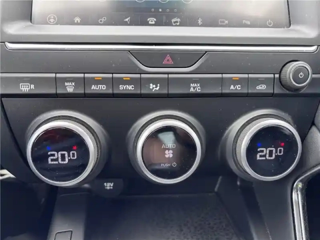 Jaguar E-Pace 2.0 d - 150 ch awd bva — photo 28
