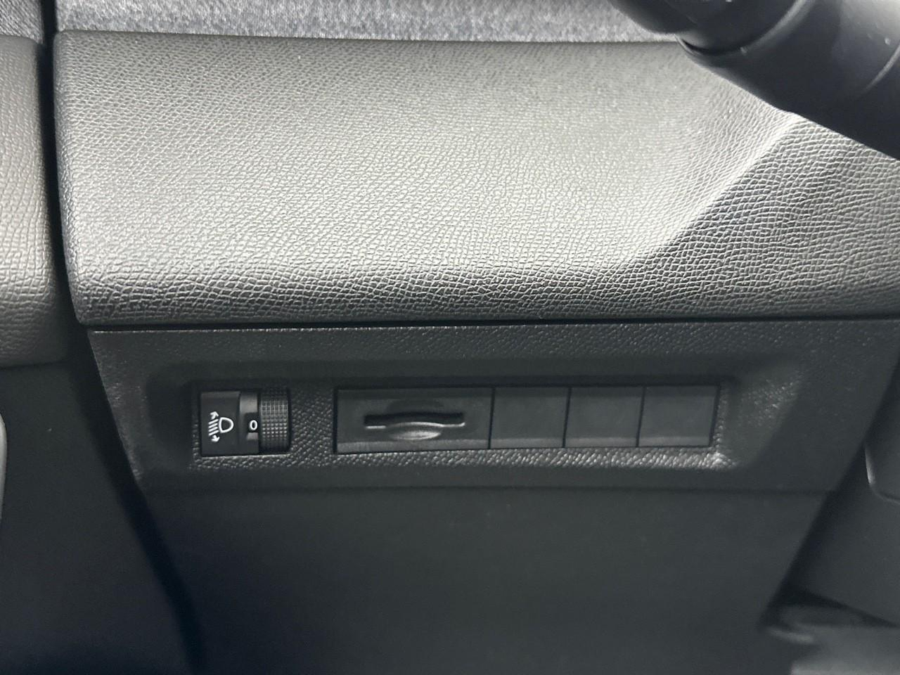 Peugeot 308 sw bluehdi 130ch s&s eat8 allure — photo 16
