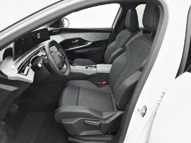 Peugeot 3008 hybrid 136 e-dcs6 — photo 11