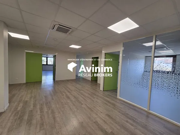Bureau 301 m²