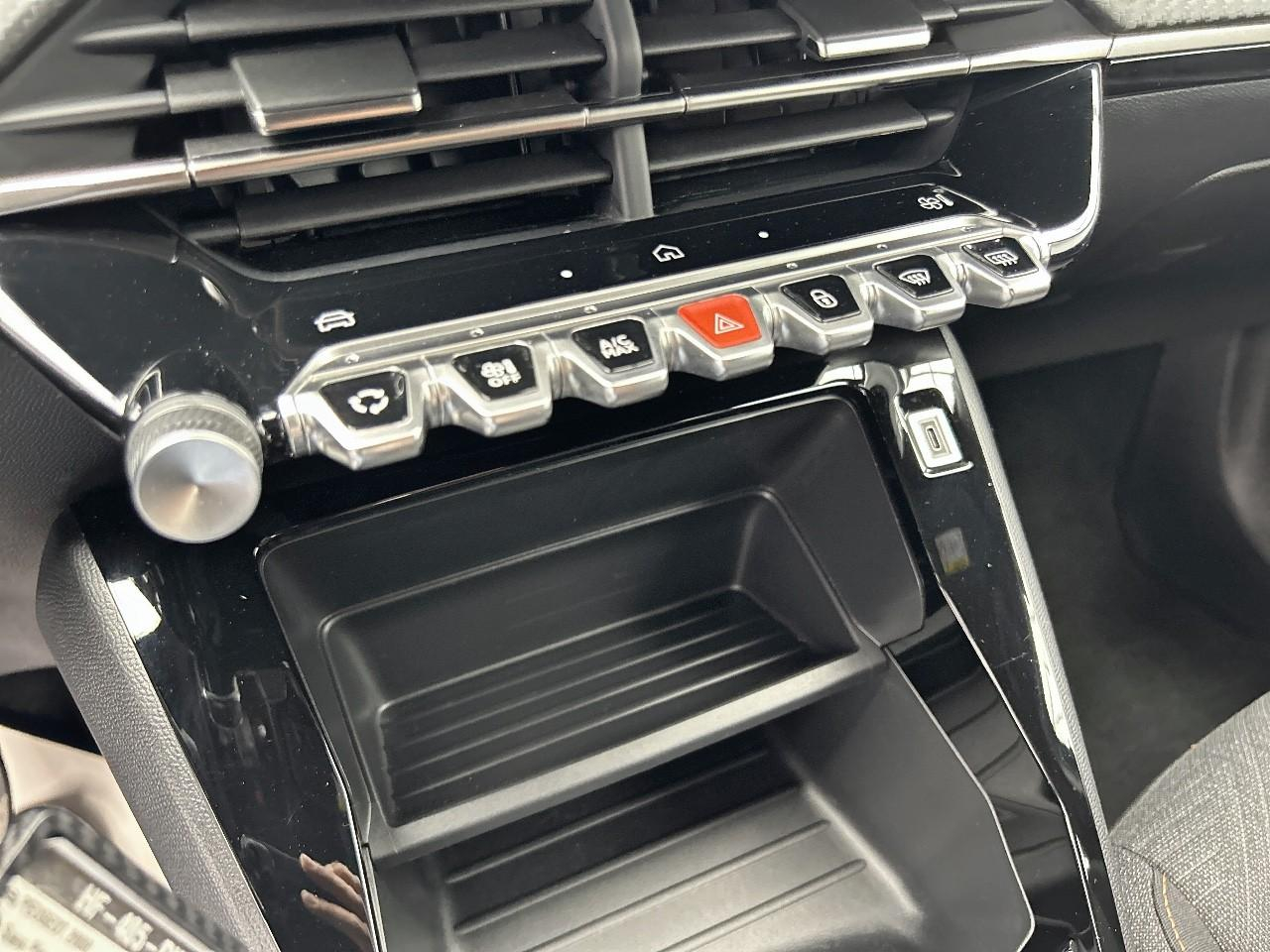 Peugeot 2008 100 s&s bvm6 style — photo 26