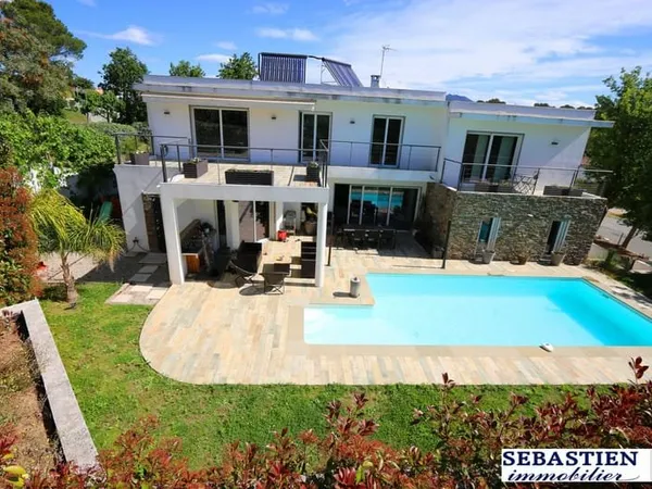 Maison 5 pièces 158 m²