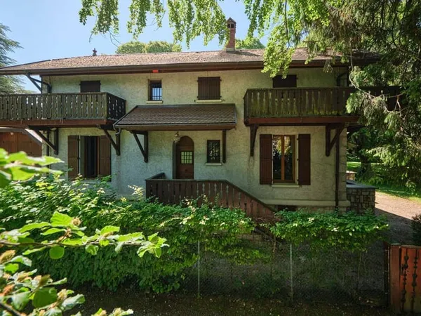 Villa 7 pièces 180 m²