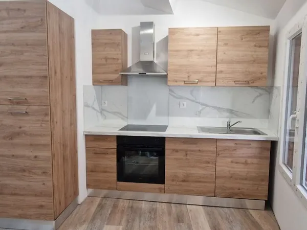 Maison de village meublée ENTIÈREMENT RÉNOVÉE 34 m² + Garage - Ille-sur-Têt