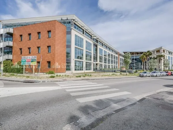 Bureaux 4546 m²