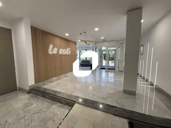 Bureaux 671 m²