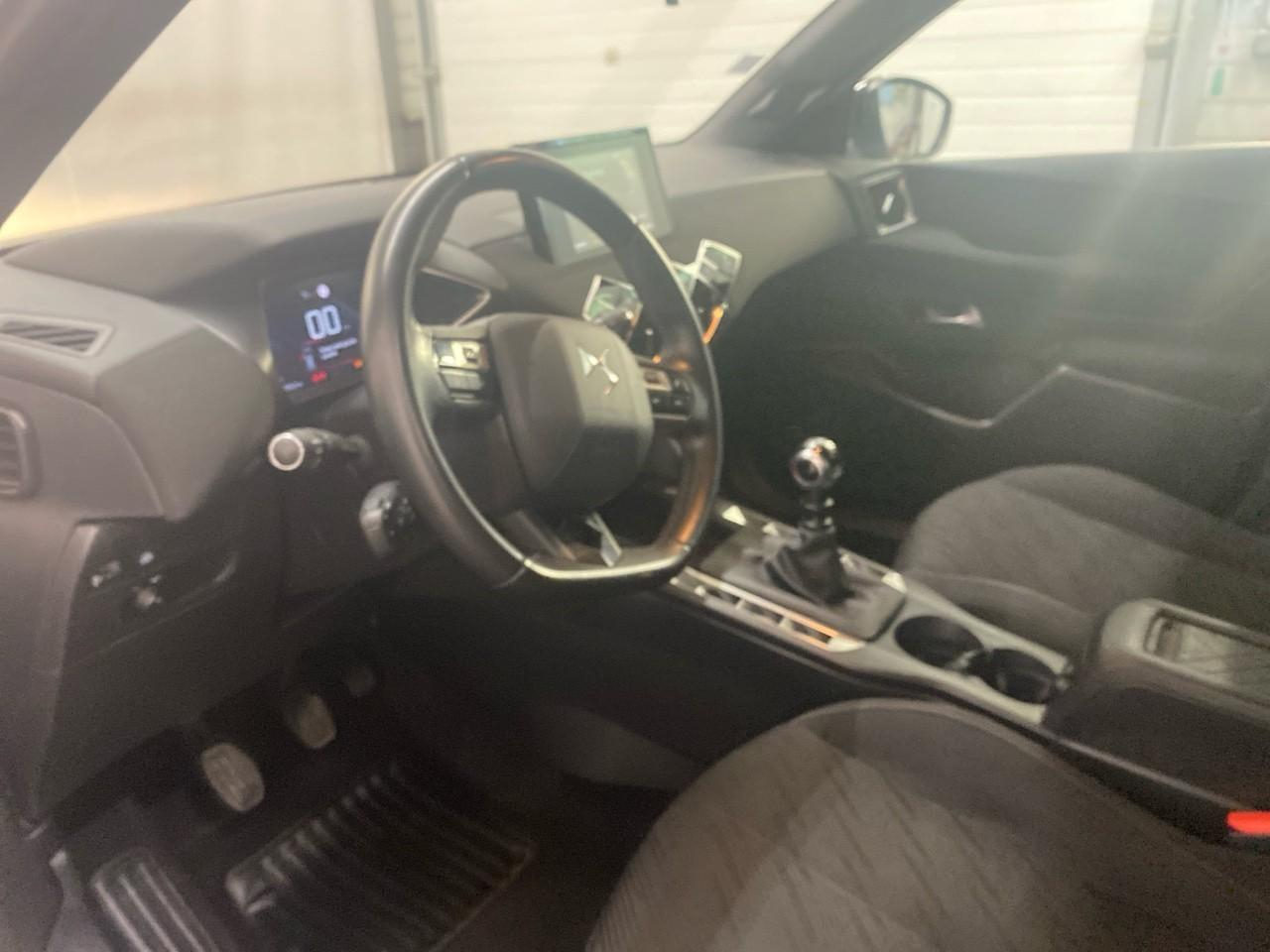 Ds Ds 3 crossback puretech 100 bvm6 performance line+ — photo 9