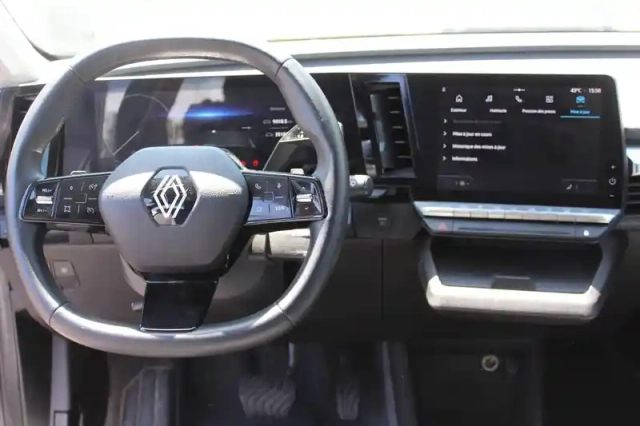 Renault Megane e-tech ev60 220 ch super charge — photo 24