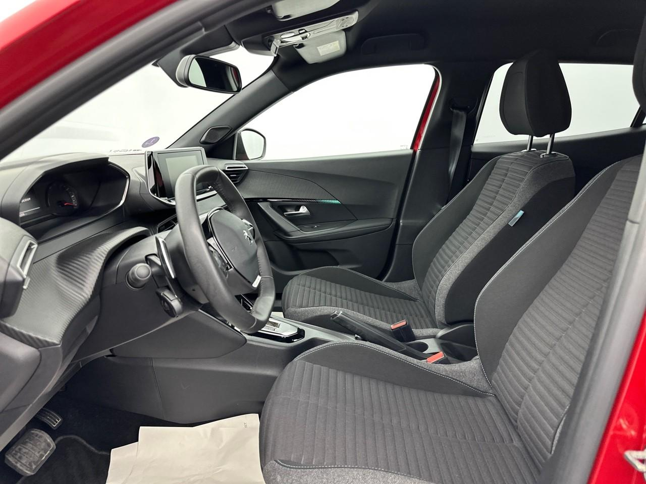 Peugeot 2008 puretech 130 s&s eat8 style — photo 9