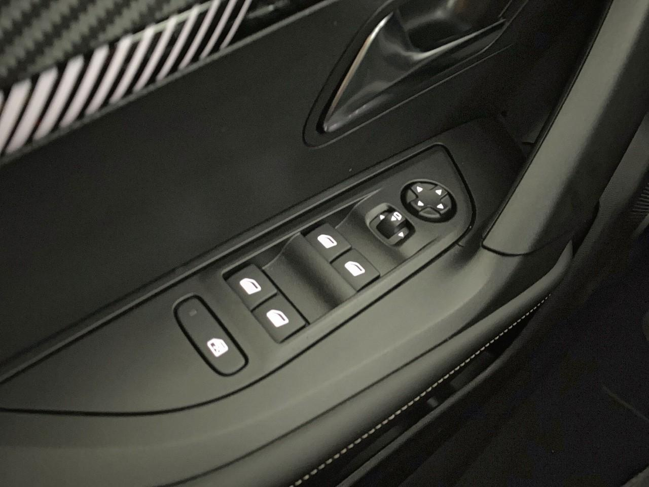 Peugeot 2008 turbo 100 ch bvm6 allure — photo 20