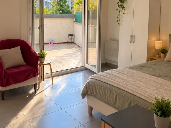 Studio Meublé 25,m² Terrasse - place de parking