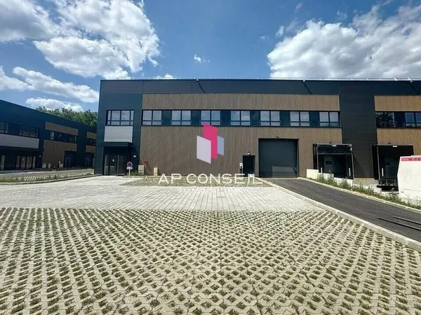 Local d'activité 4543 m²