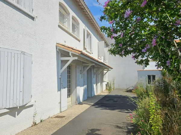 Centre Breuillet, au calme absolu