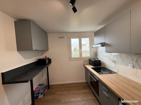 🏡 COLOCATION - GRAND TRIPLEX 7 CHAMBRES À CERGY 🎓 Idéal étudiants, alternants, stagiaires et jeunes 