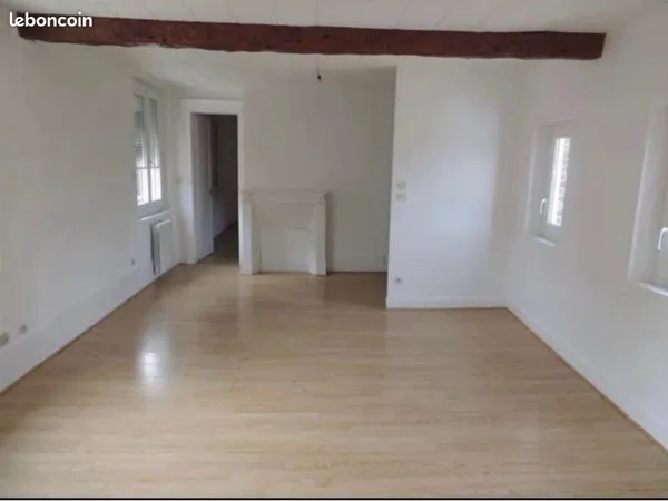 Appartement de 120m2 à louer dans le centre-ville d'Auffay