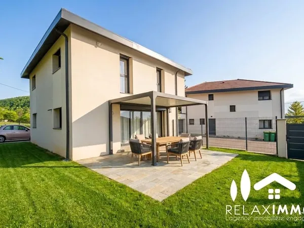 CLAIX - VILLA CONTEMPORAINE (2021) PRESTATIONS HAUT DE GAM