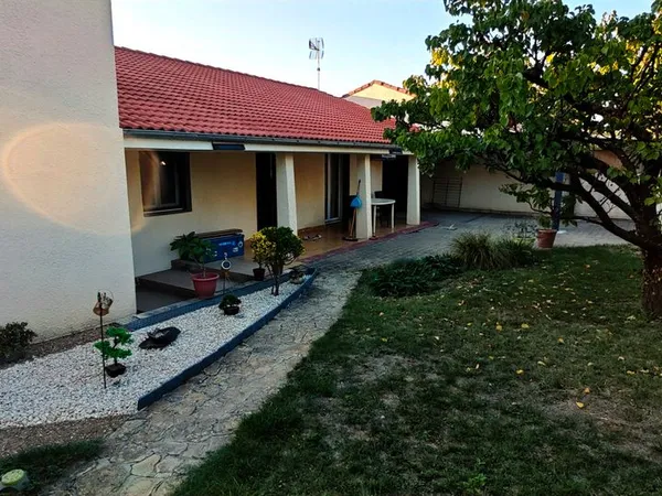 MAISON AVEC STUDIO - 5 pièces - 110 m2