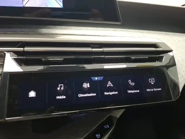 Peugeot 3008 hybrid 145 e-dcs6 — photo 27