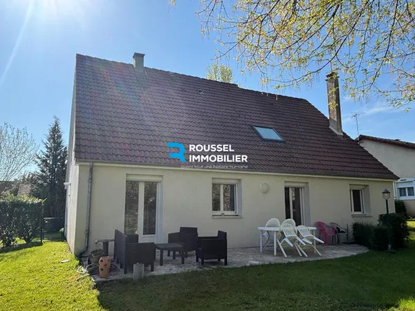 SAINT-SATURNIN Maison familiale 5 chambres avec garage et jardin