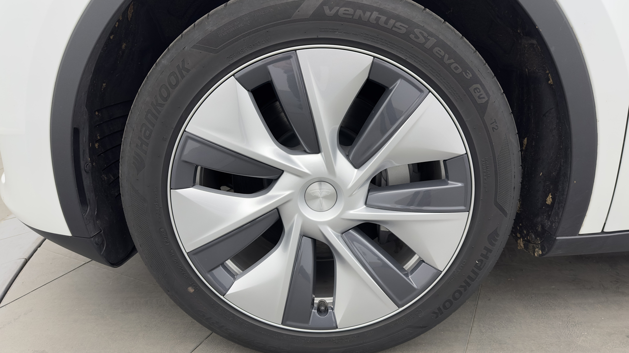 Tesla MODEL Y Grande Autonomie Dual Motor AWD — photo 9